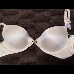 Victoria's Secret Love Cloud Push Up Bra 32B